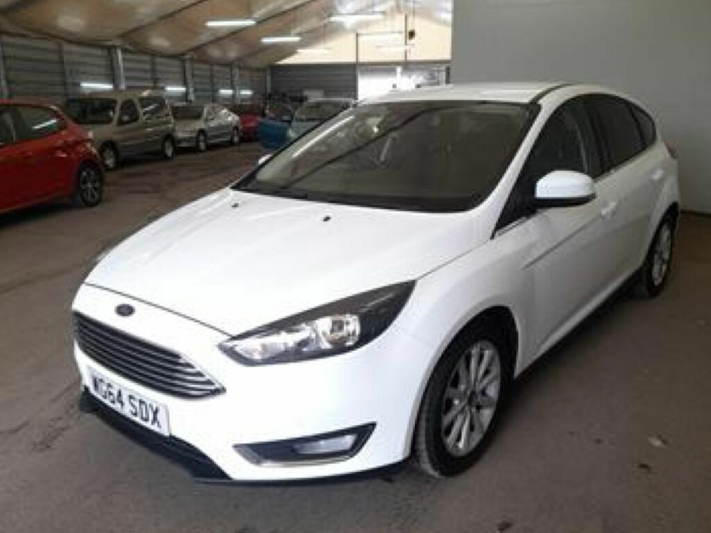 Ford Focus Focus Hatchback WG64SDX White #3