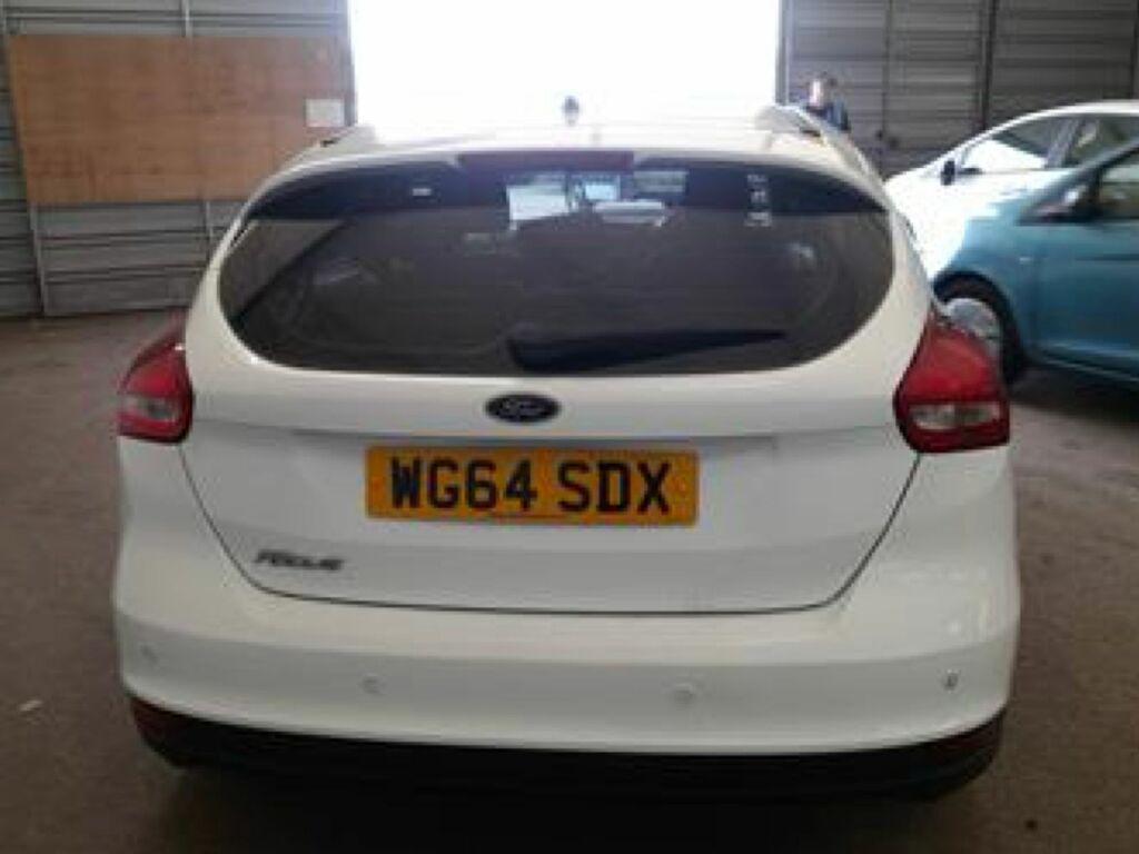 Ford Focus Focus Hatchback WG64SDX White #5