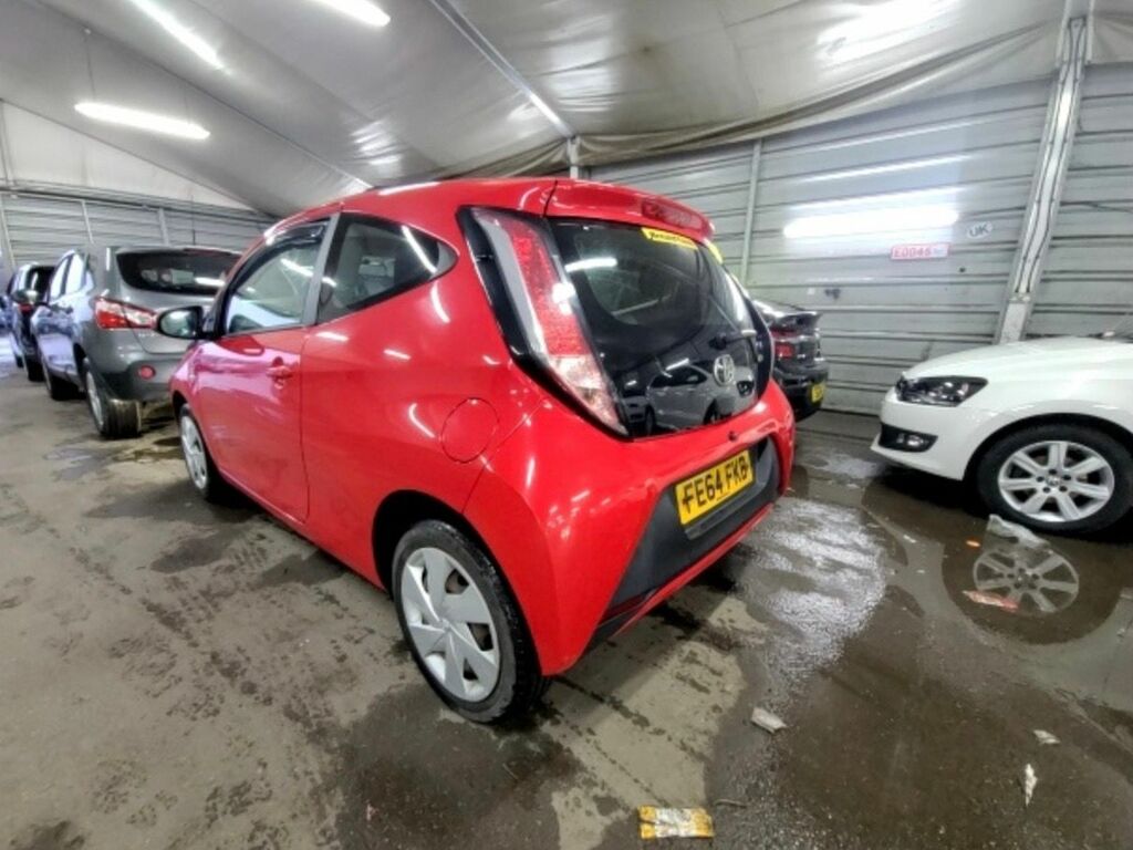 Toyota Aygo 1.0 Vvt-i X-play Hatchback Euro FE64FKB Red #3