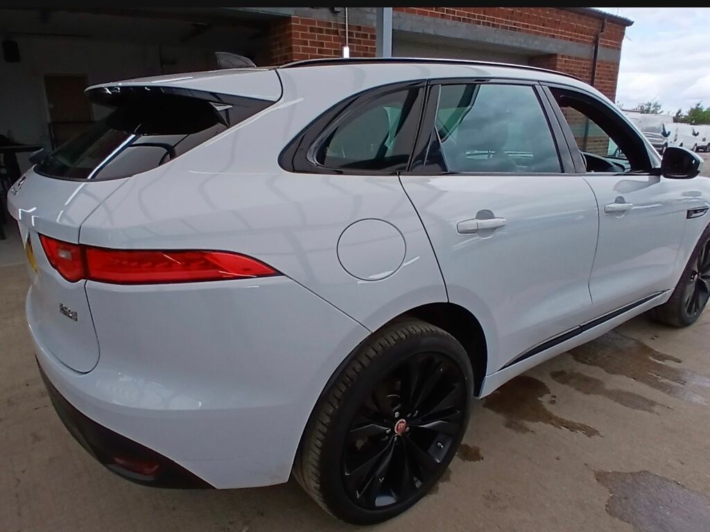 Jaguar F-Pace 2.0 D180 Chequered Flag Suv Awd Eu SB20EDO White #4