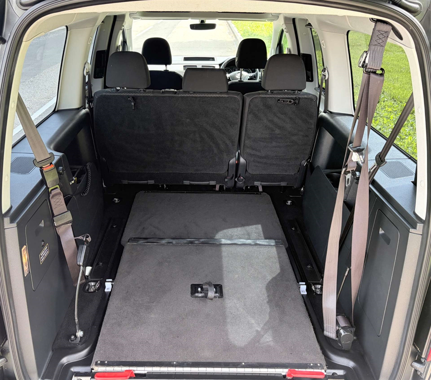Volkswagen Caddy Maxi Life Allied Wheelchair Accessible Vehicle #6