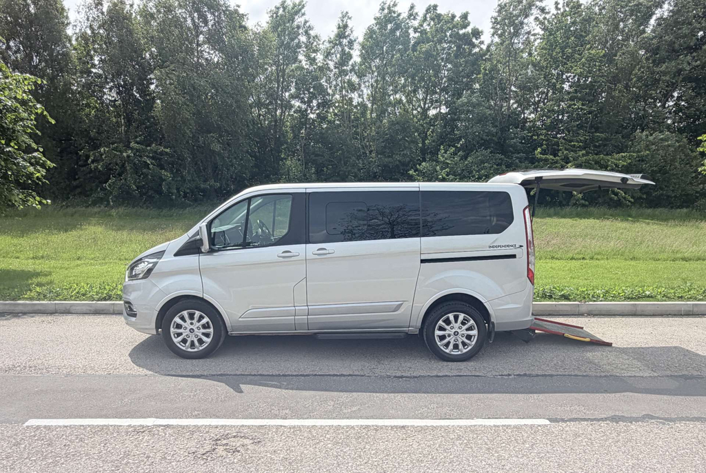 Ford Tourneo Custom Titanium 7 Seats Allied Wheelchair Accessible