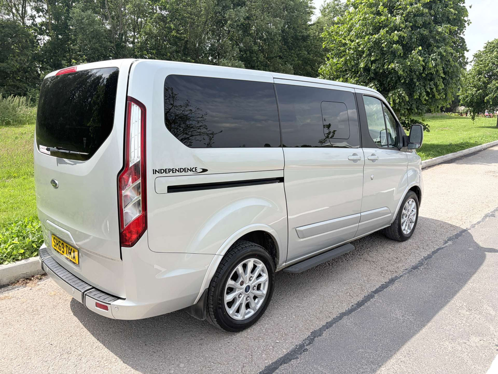 Ford Tourneo Custom Titanium 7 Seats Allied Wheelchair Accessible #4