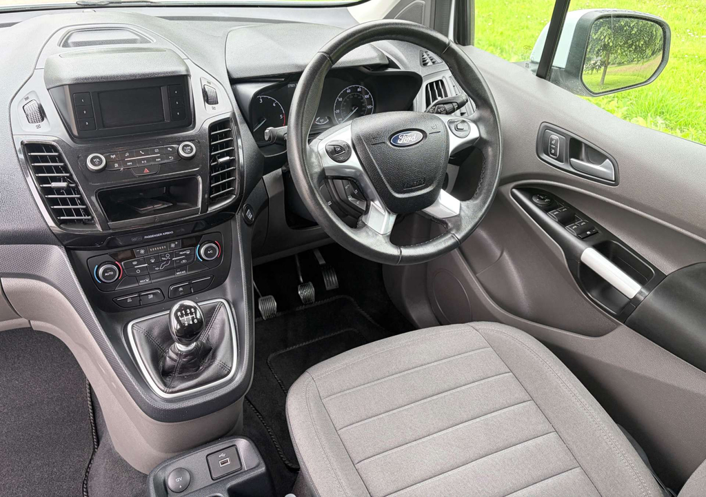 Ford Grand Tourneo Connect 1.5 Ecoblue 120 Active Powershift Red #9