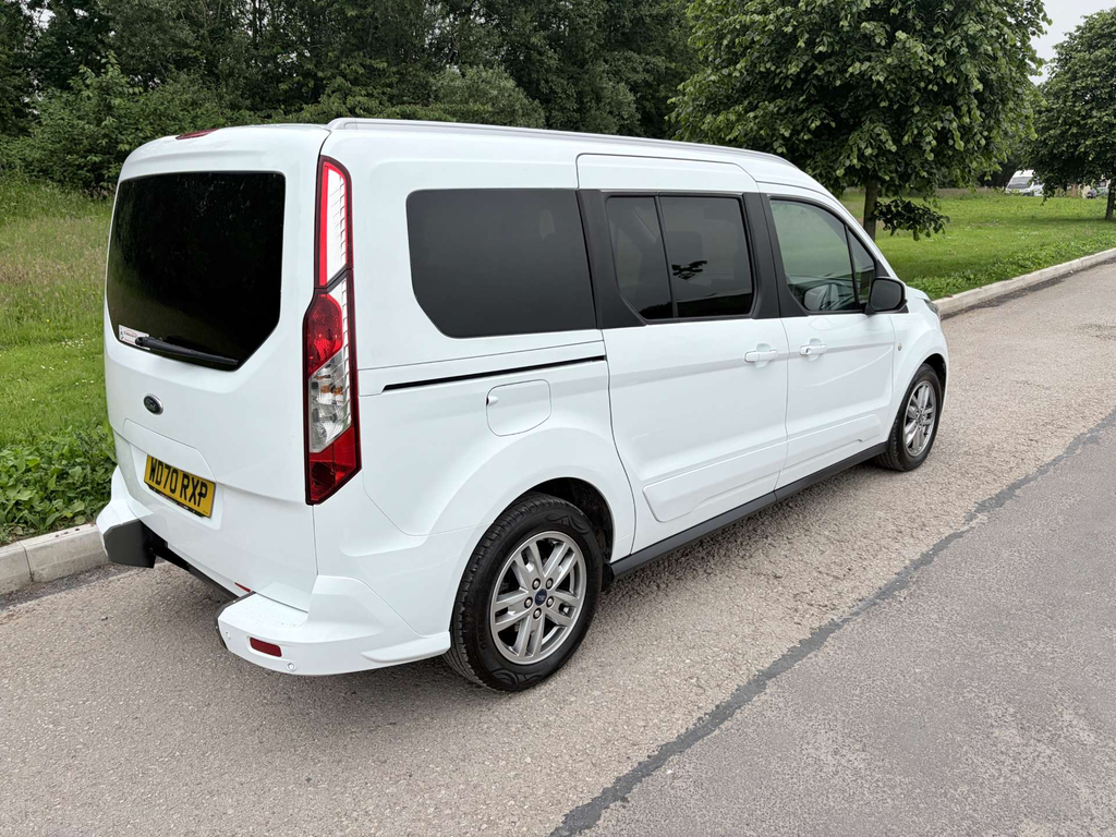 Ford Grand Tourneo Connect 1.5 Ecoblue 120 Active Powershift Red #4