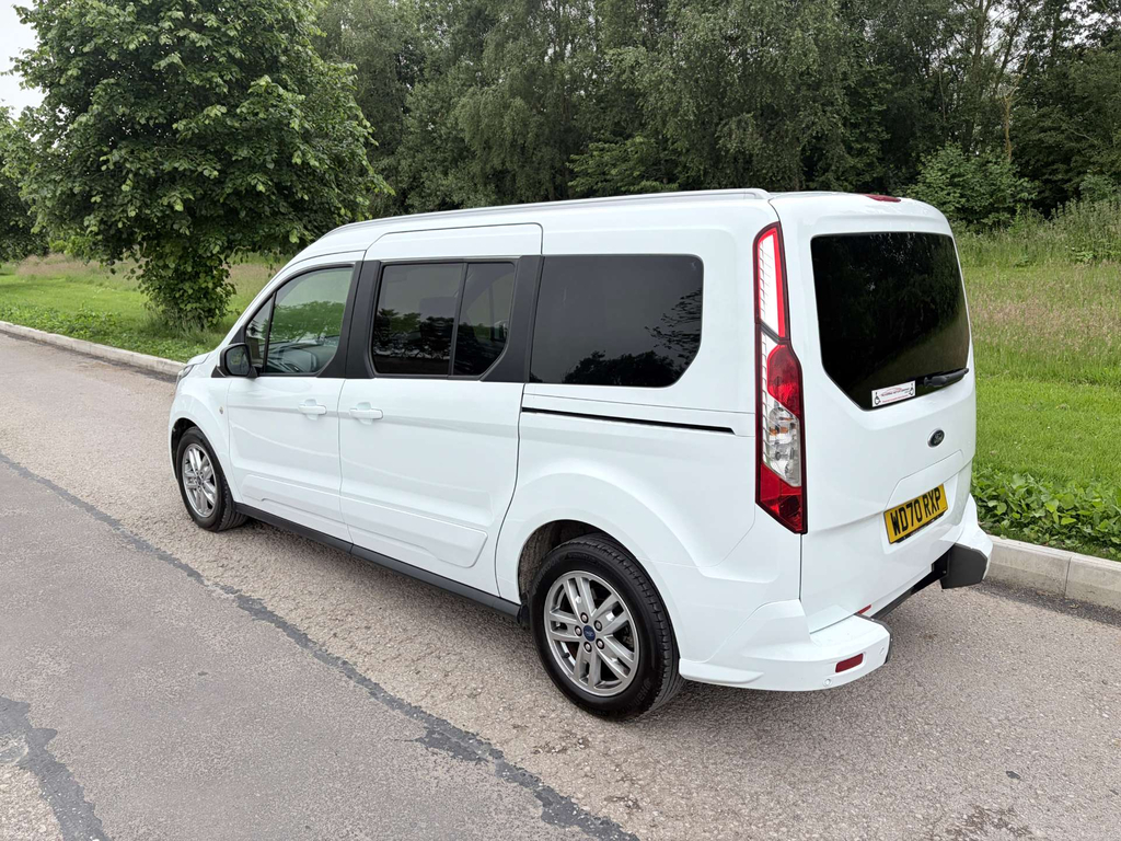 Ford Grand Tourneo Connect 1.5 Ecoblue 120 Active Powershift Red #5