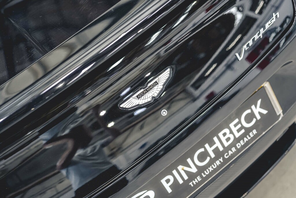 Aston Martin Vanquish Vanquish V12 Silver #15