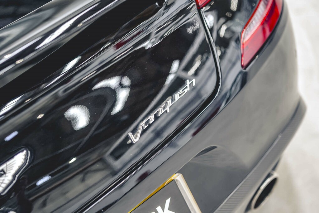 Aston Martin Vanquish Vanquish V12 Silver #16