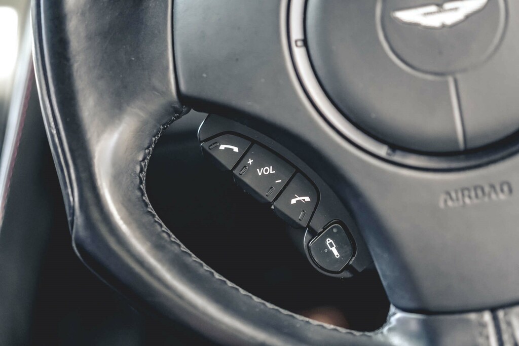 Aston Martin Vanquish Vanquish V12 Silver #30