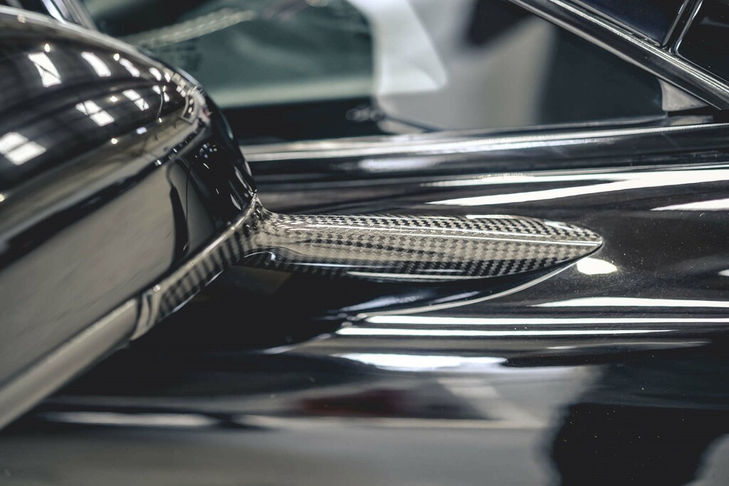 Aston Martin Vanquish Vanquish V12 Silver #10