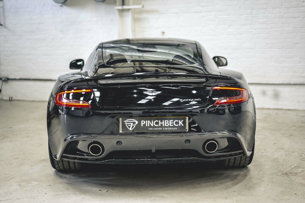 Aston Martin Vanquish Vanquish V12 Silver #14