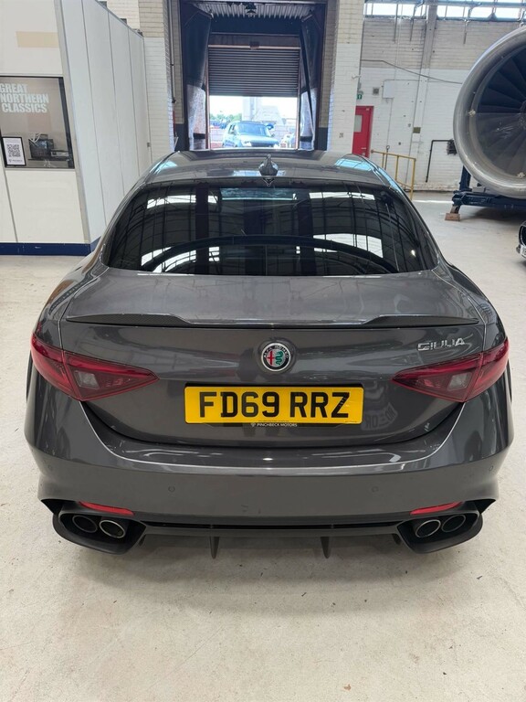 Alfa Romeo Giulia V6 Bi-t Quadrifoglio #5