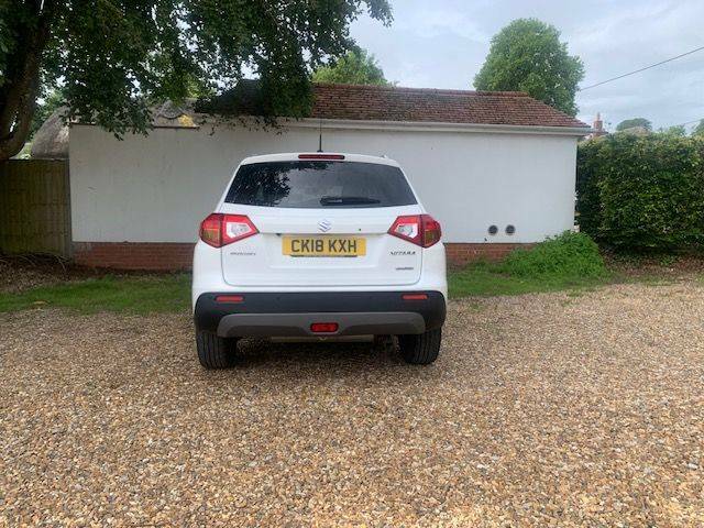 Suzuki Vitara 1.6 Sz5 Allgrip White #2