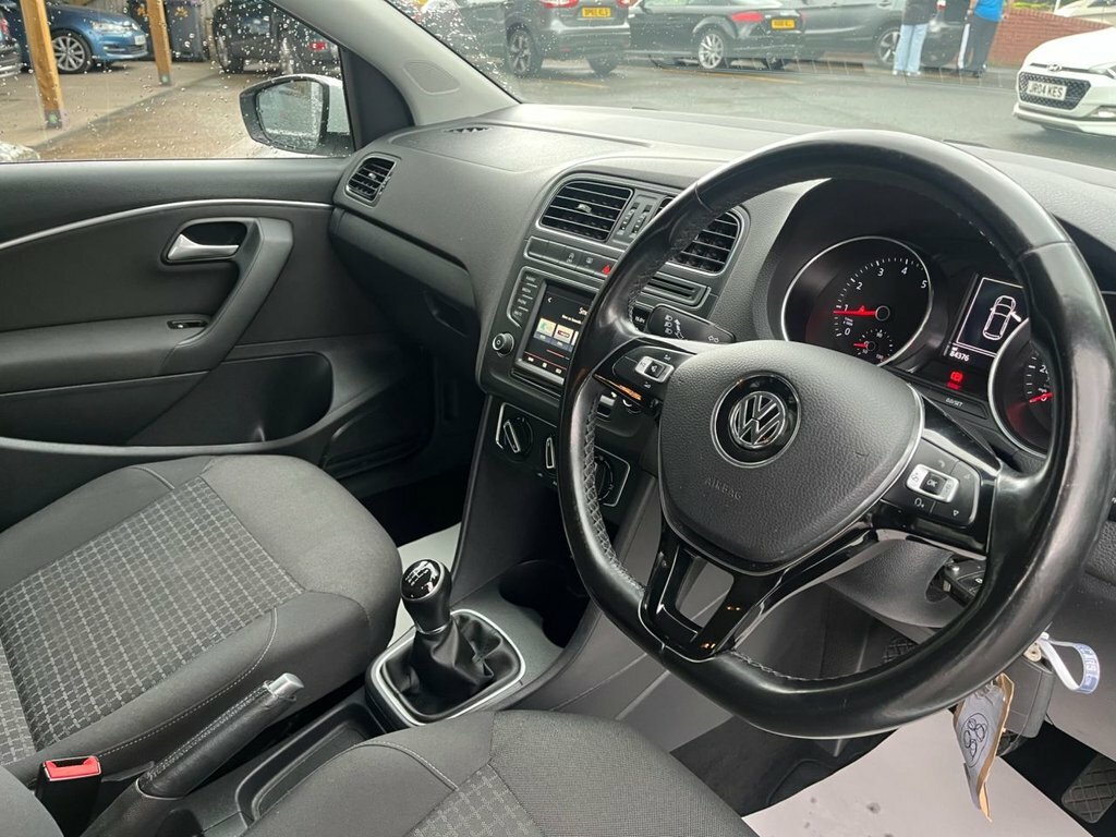 Volkswagen Polo 1L Se MW65WRO White #2