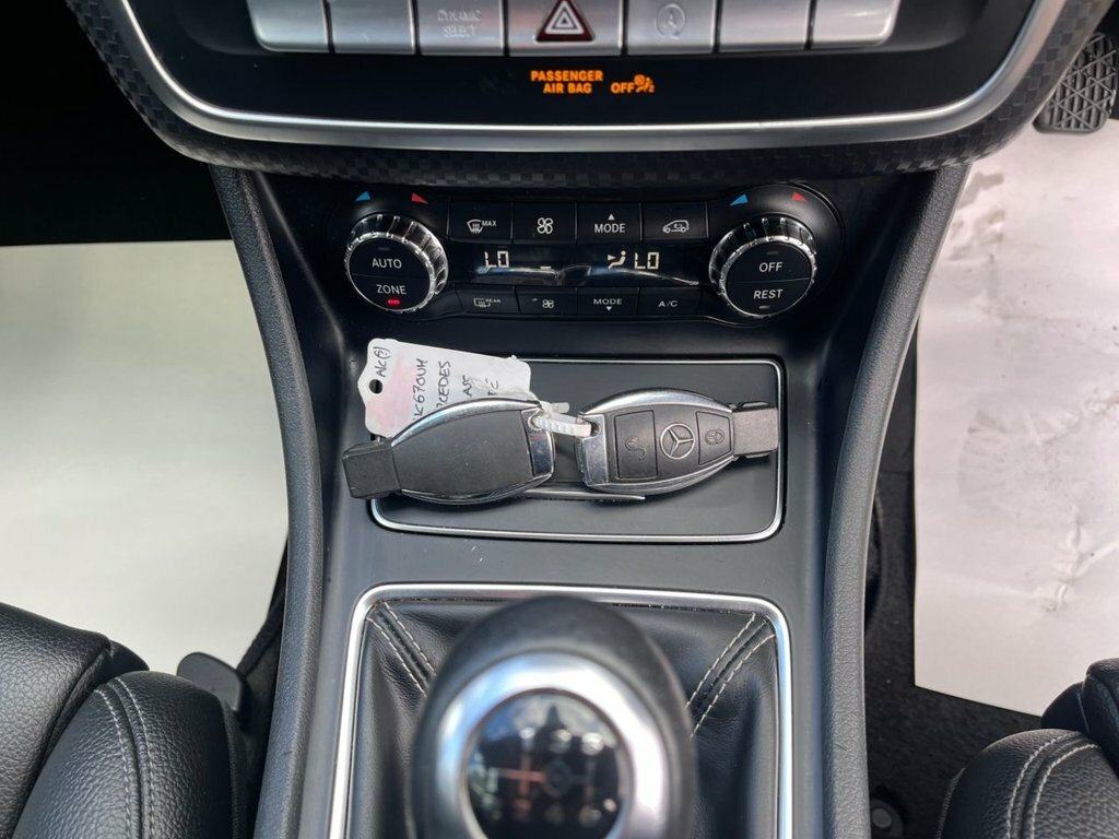 Mercedes-Benz A Class 1.6L Sport MK67OVH White #4