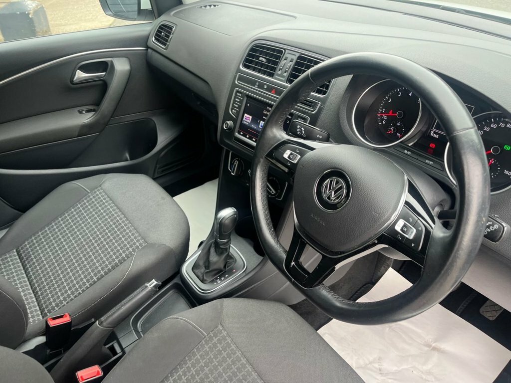 Volkswagen Polo 1L Se White #2