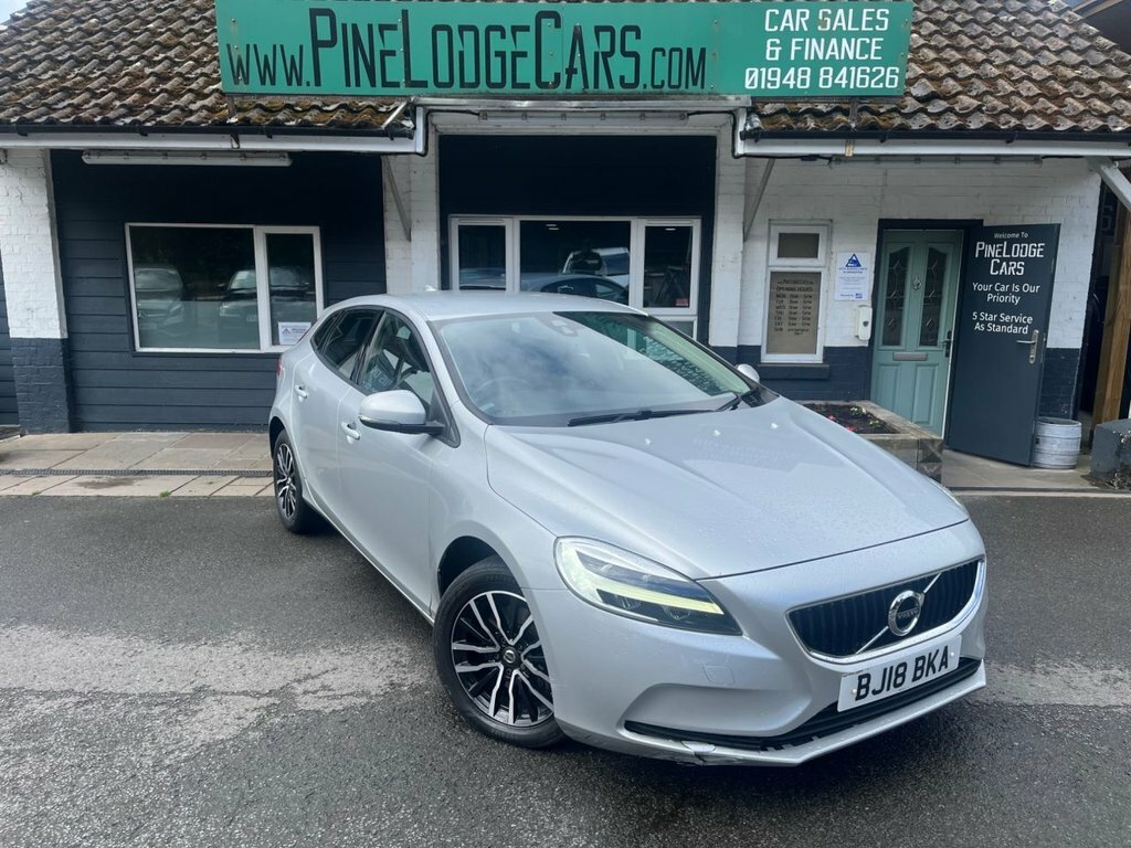 Volvo V40 2L Momentum Nav Plus Silver