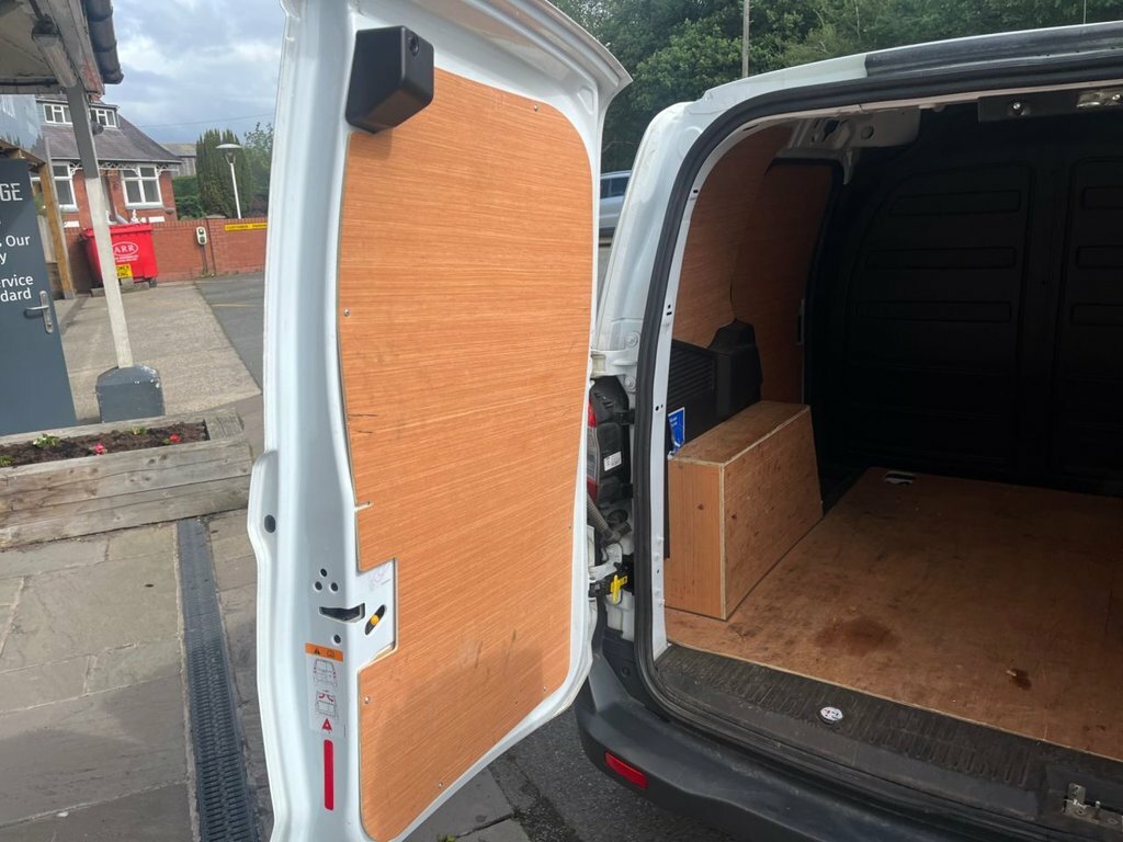 Ford Transit Courier 1.0 Ecoboost Leader Van 6 Speed Blue #39