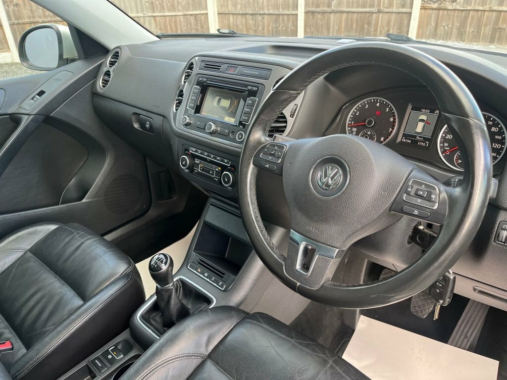 Volkswagen Tiguan 1.4L Match Silver #2