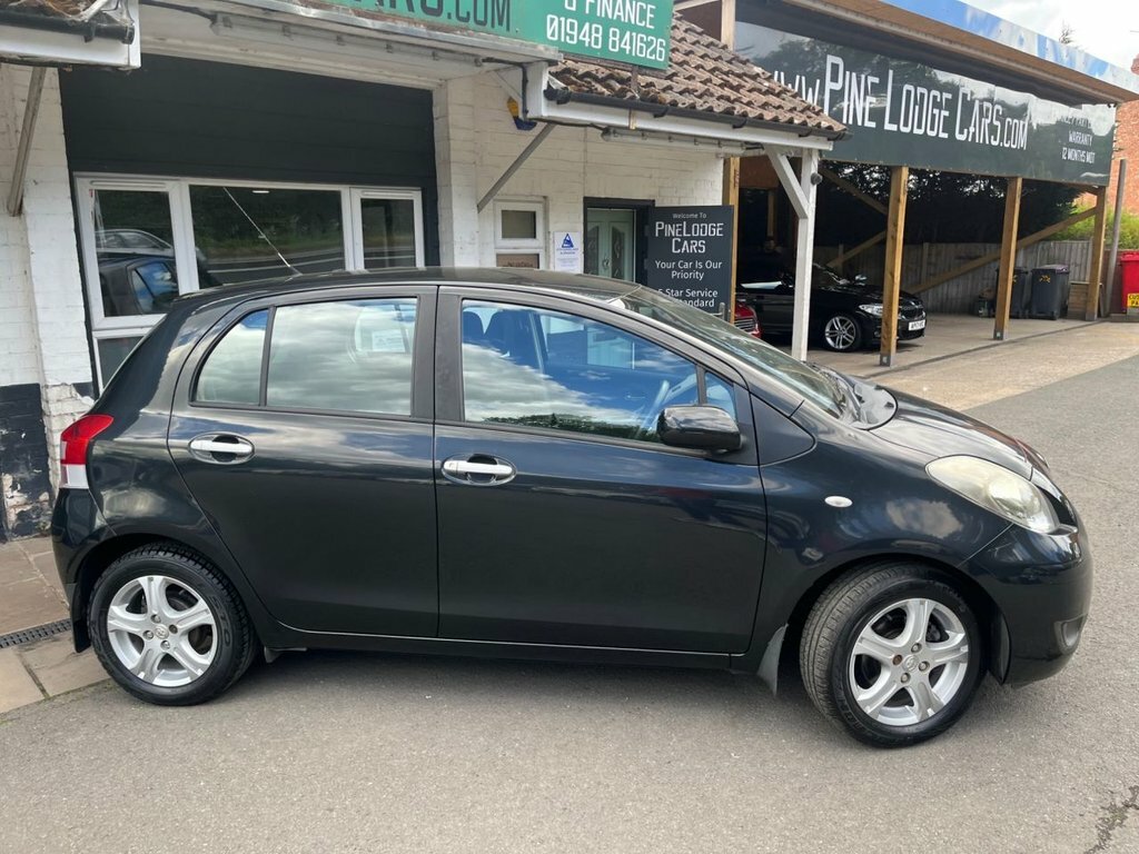 Toyota Yaris Hatchback Grey #13
