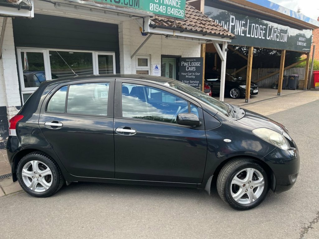 Toyota Yaris Hatchback Grey #14