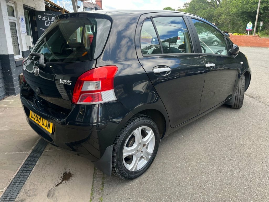 Toyota Yaris Hatchback Grey #19