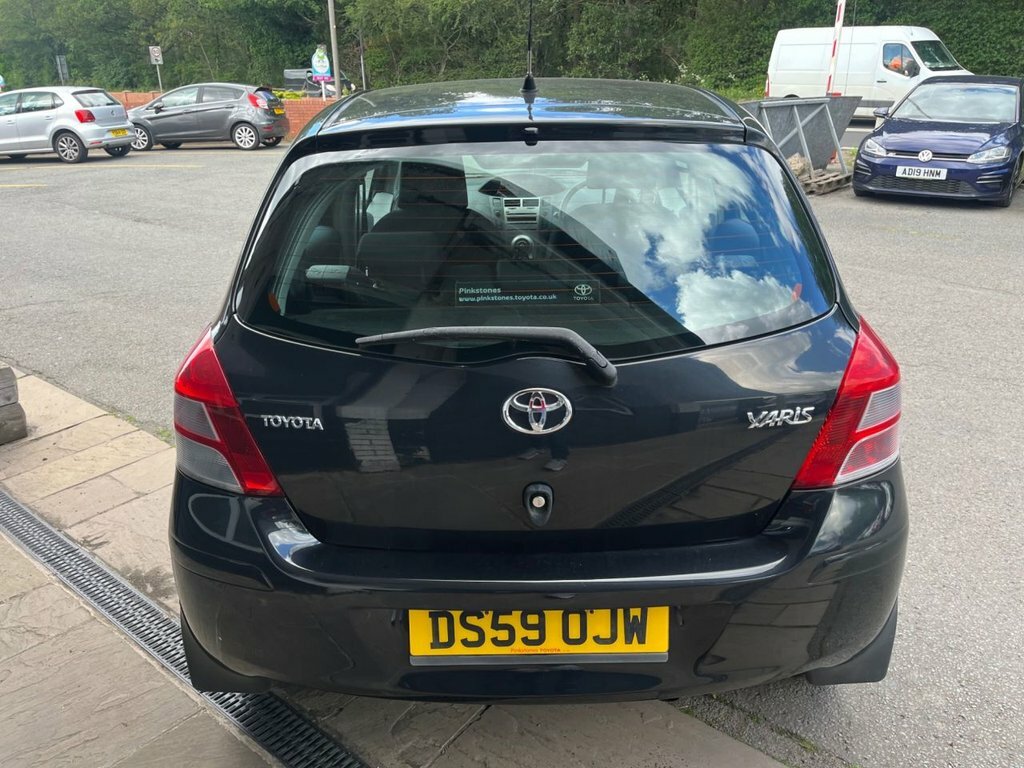 Toyota Yaris Hatchback Grey #18