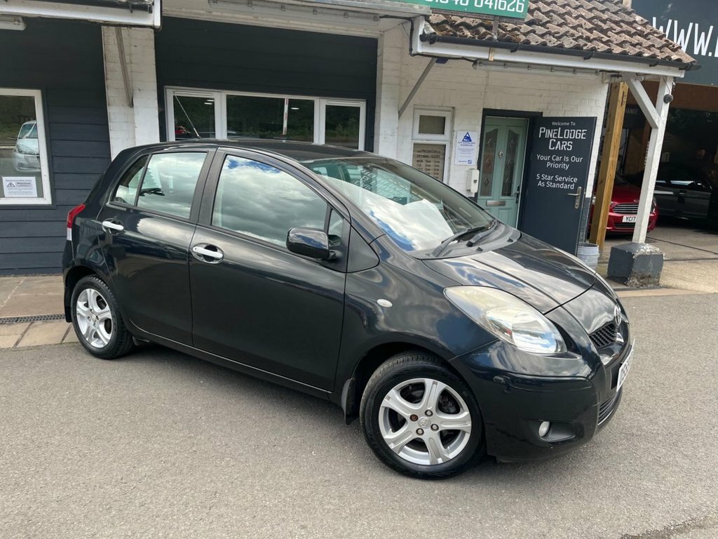Toyota Yaris Hatchback Grey #9