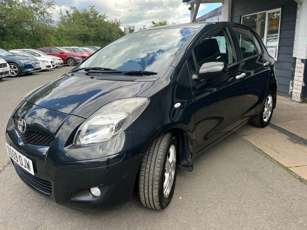 Toyota Yaris Hatchback Grey #25