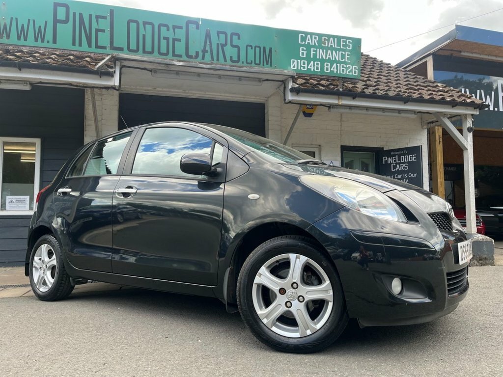 Toyota Yaris Hatchback Grey #10