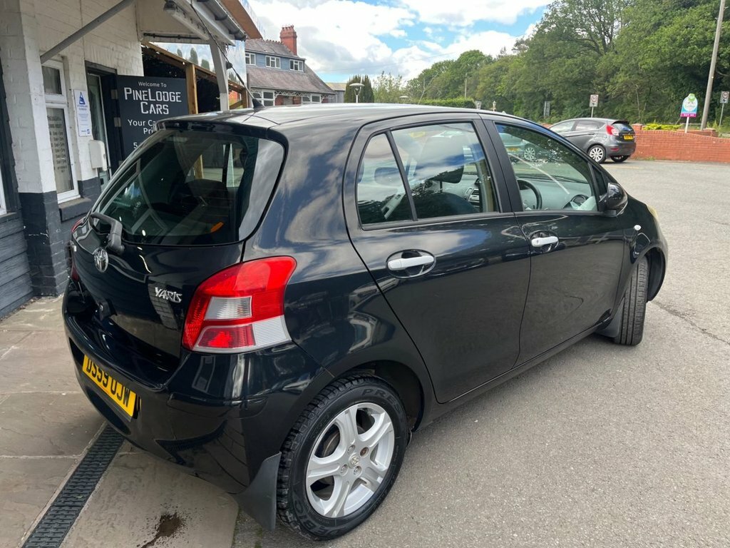 Toyota Yaris Hatchback Grey #20