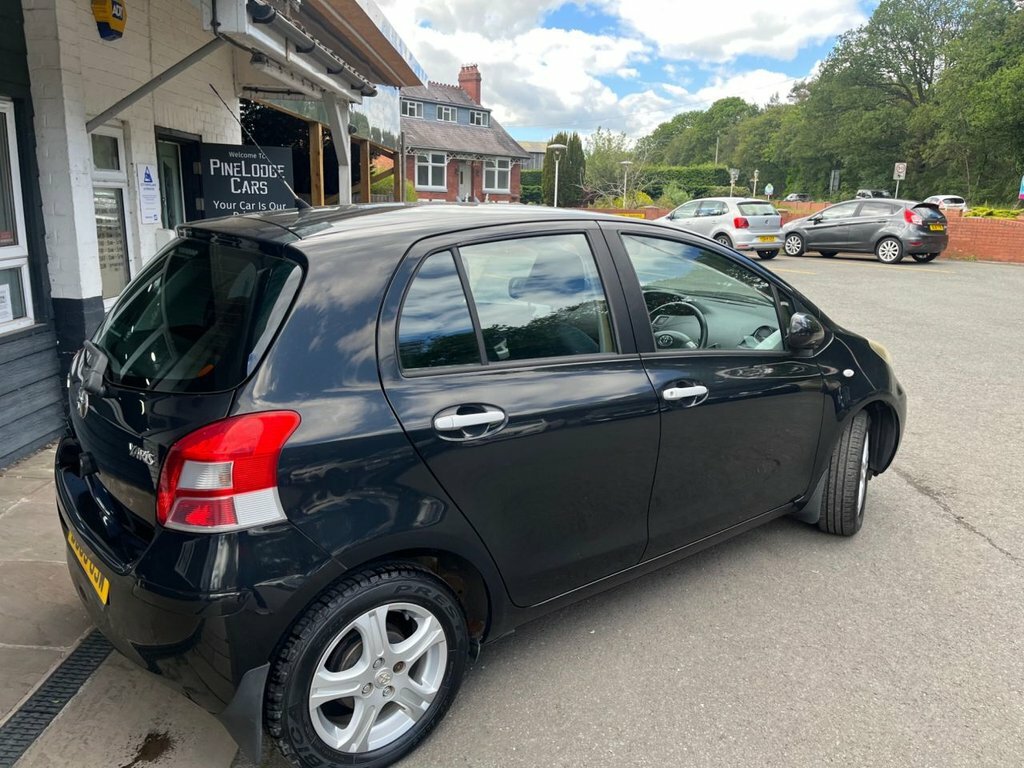 Toyota Yaris Hatchback Grey #15
