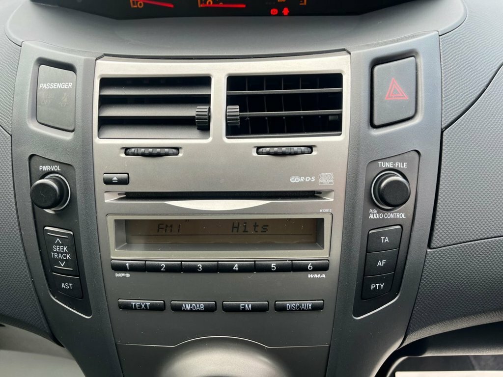 Toyota Yaris Hatchback Grey #30