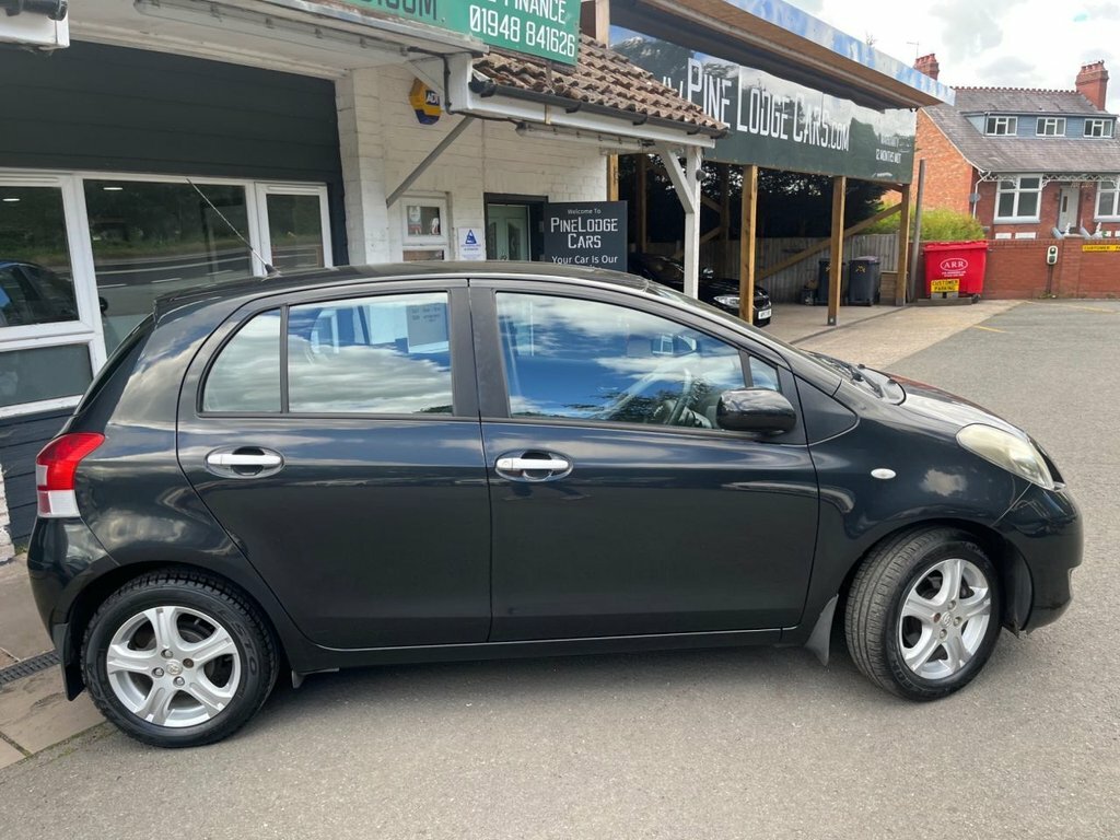 Toyota Yaris Hatchback Grey #12
