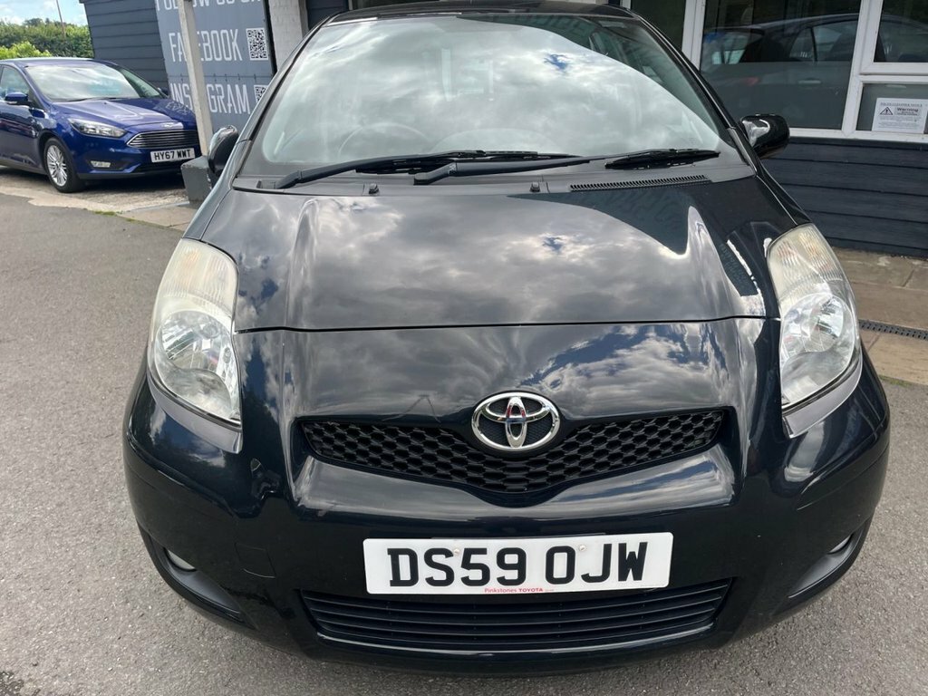 Toyota Yaris Hatchback Grey #53
