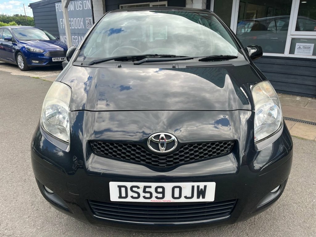 Toyota Yaris Hatchback Grey #27