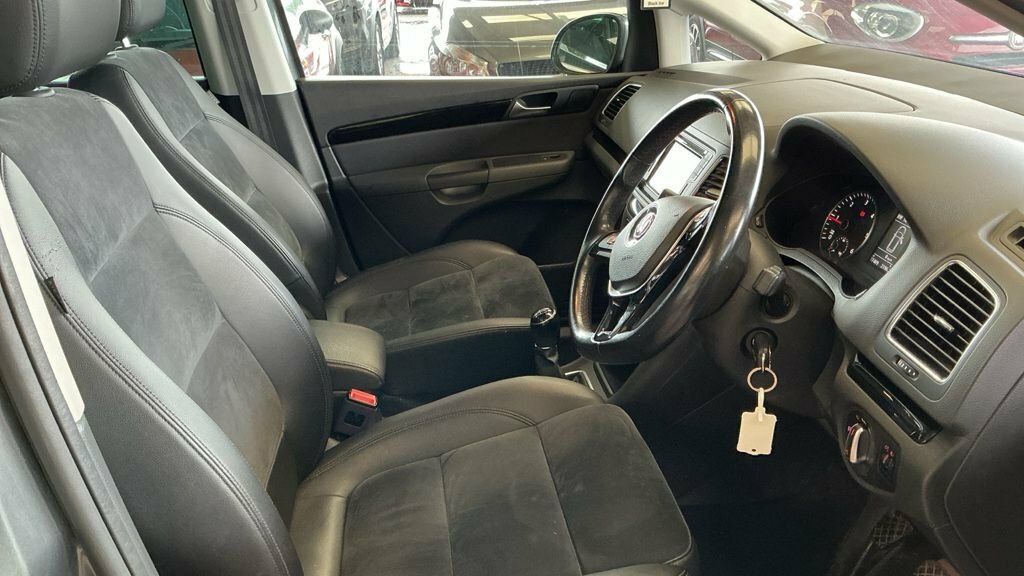 Volkswagen Sharan  Red #9