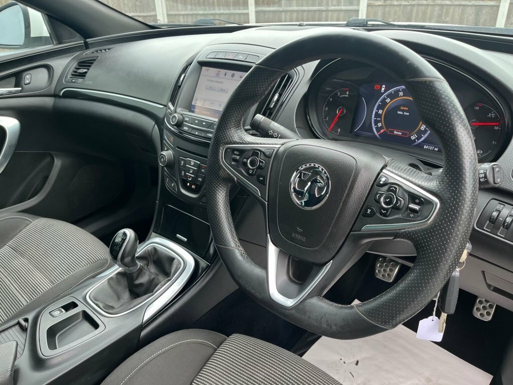 Vauxhall Insignia 2L Sri Vx Line Nav White #2
