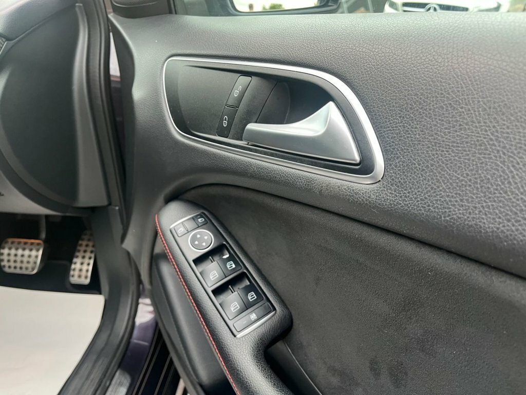 Mercedes-Benz B Class B180 Cdi Amg Line Black #37