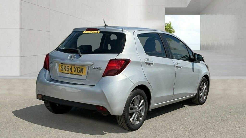 Toyota Yaris 1L Icon Silver #4