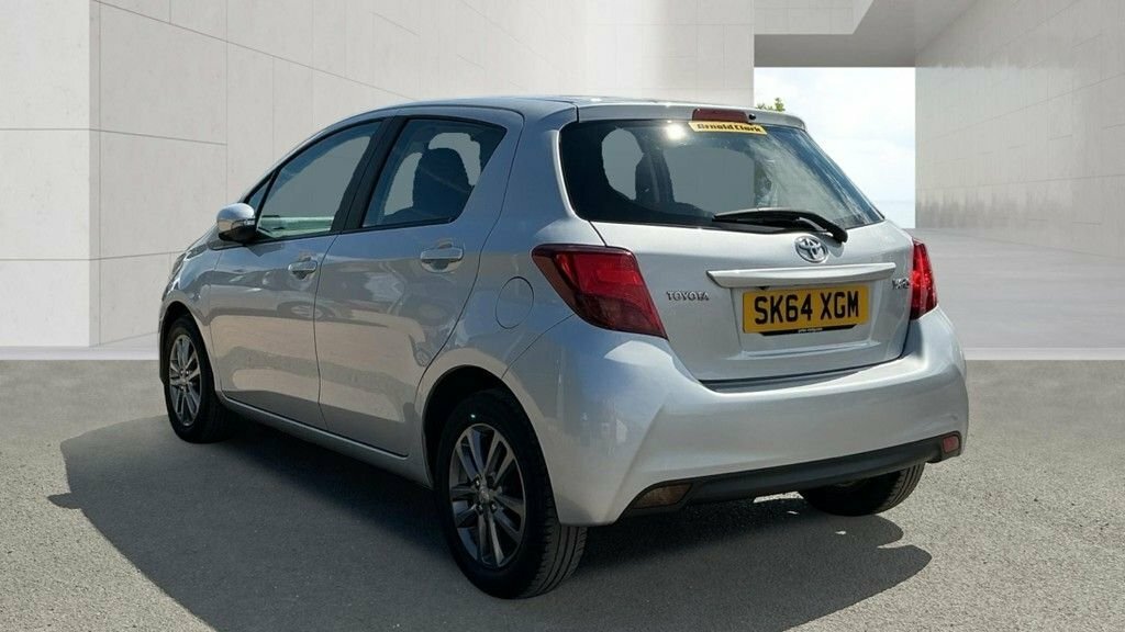 Toyota Yaris 1L Icon Silver #3