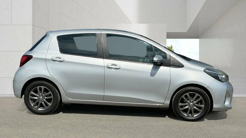 Toyota Yaris 1L Icon Silver #5