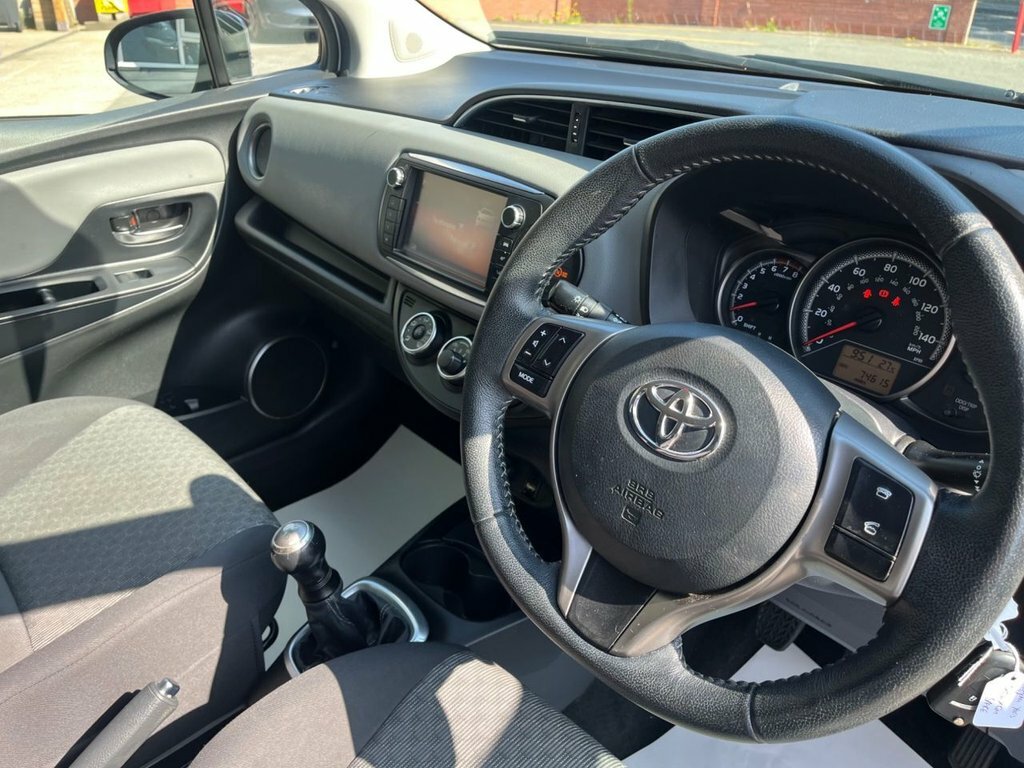 Toyota Yaris 1L Icon SK64XGM Silver #2