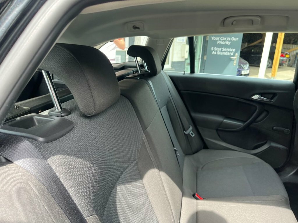 Vauxhall Insignia 2.0 Sri Nav Cdti Ecoflex Ss 167 Bhp White #37