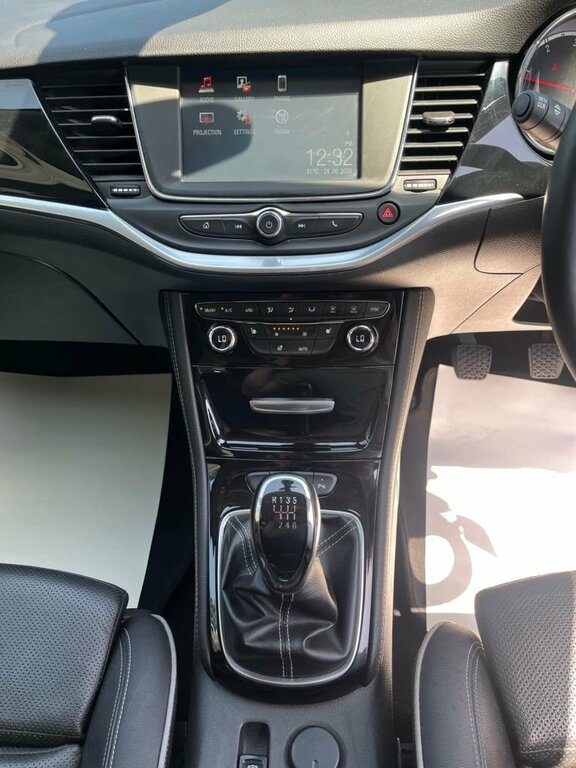 Vauxhall Astra 1L Elite SY16WZX White #2
