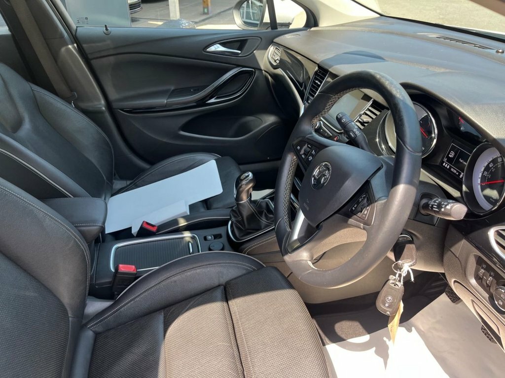 Vauxhall Astra 1L Elite SY16WZX White #4