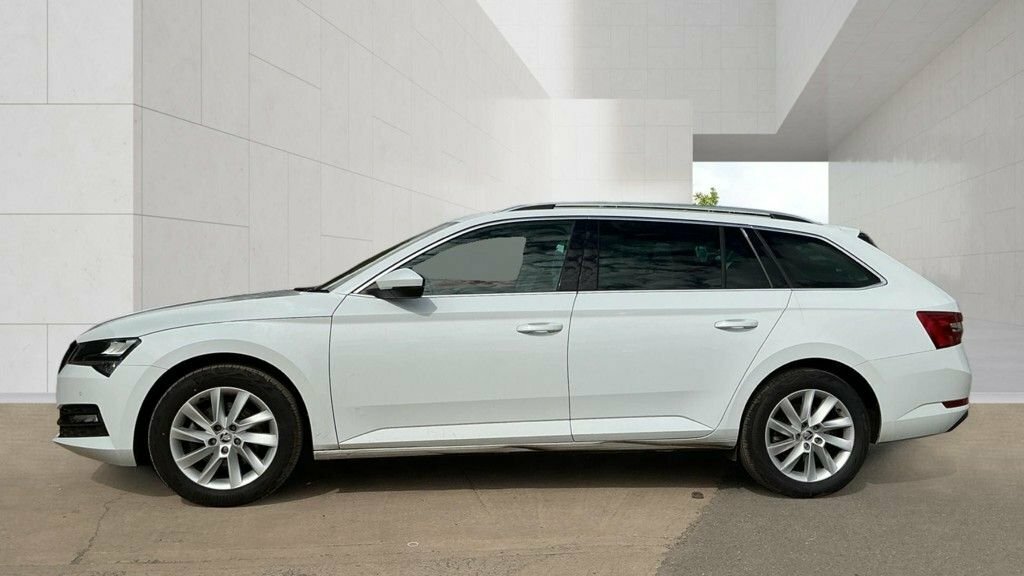 Skoda Superb 2L Se Technology White #6