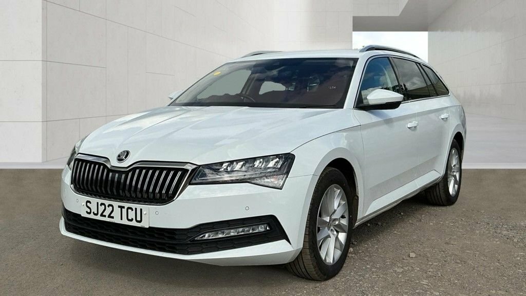 Skoda Superb 2L Se Technology White #2