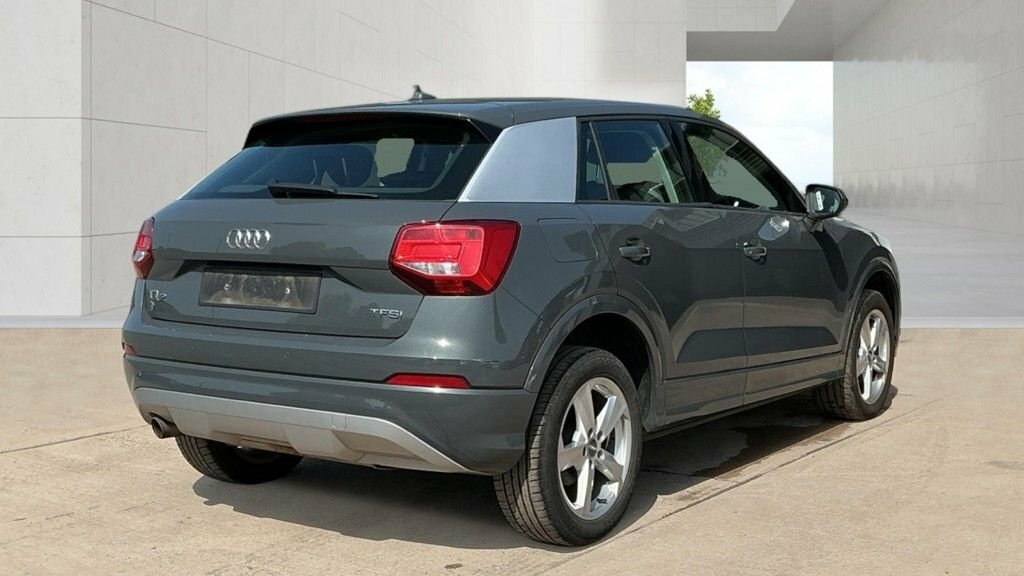 Audi Q2 1L Sport Grey #4
