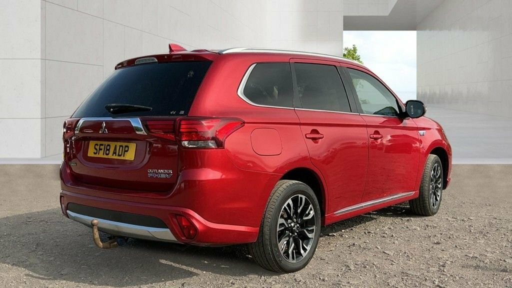 Mitsubishi Outlander 2L 4H Red #4